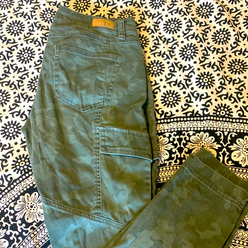 Supplies brand tapered pants
